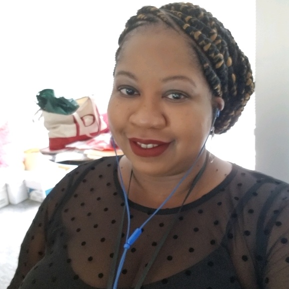 Meet your Posher, Michelle - Picture 1 of 1